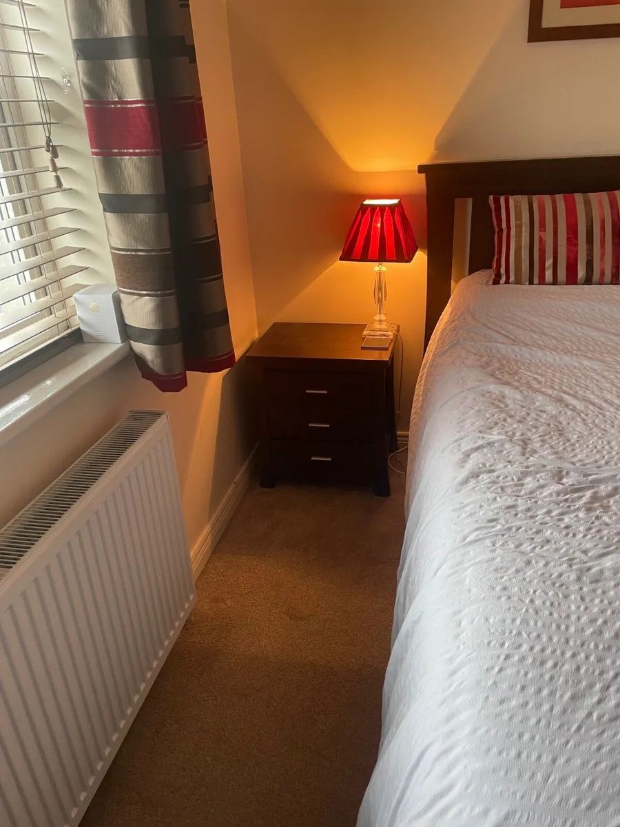 Bedroom suite - Image 2