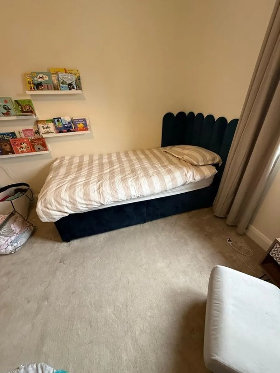 single bed + mattress + headboard panels - Image 4