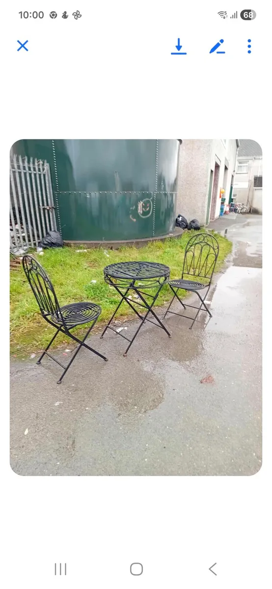 Garden table and 2 chairs - Image 1