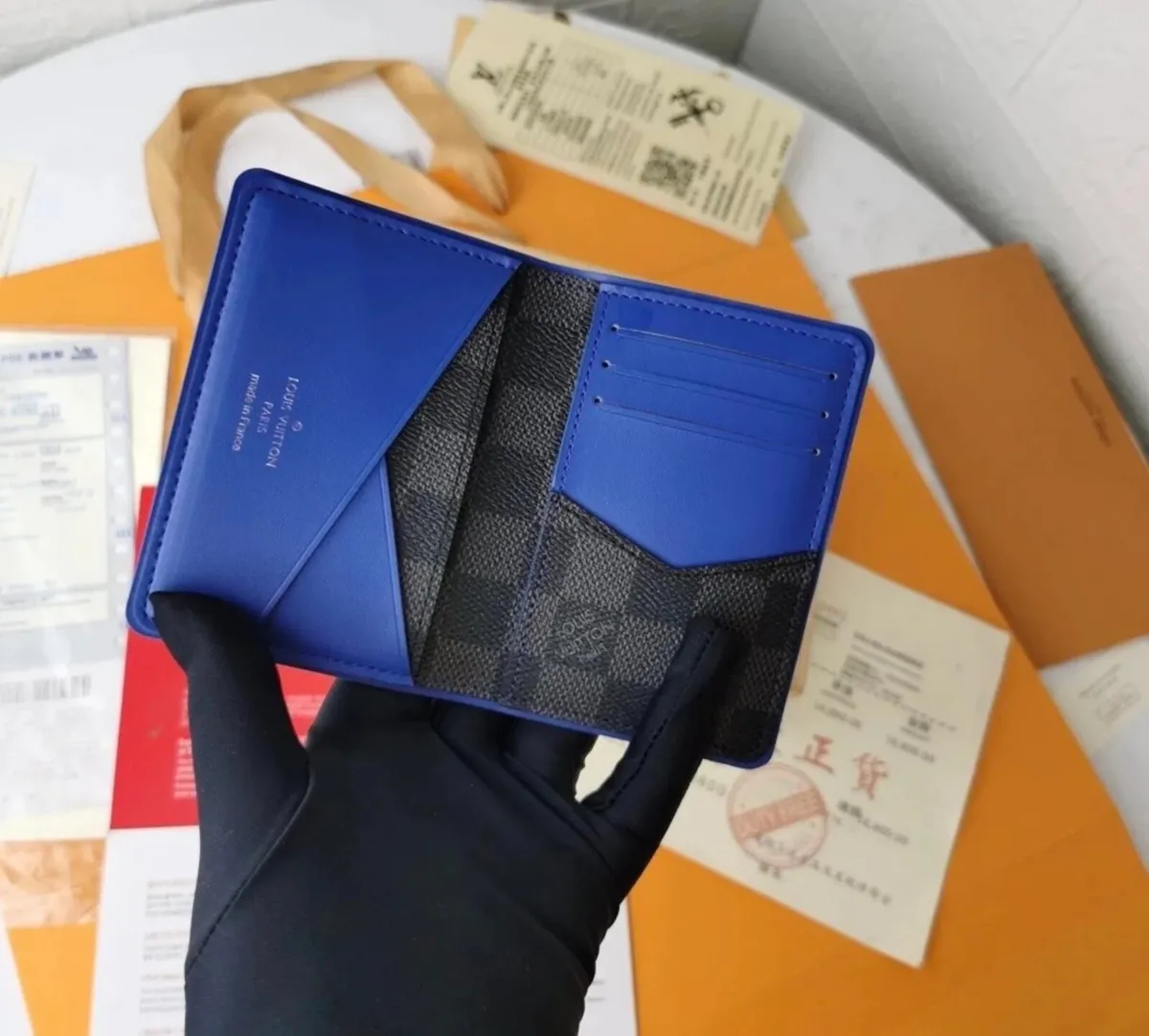 Lv passport wallet - Image 1