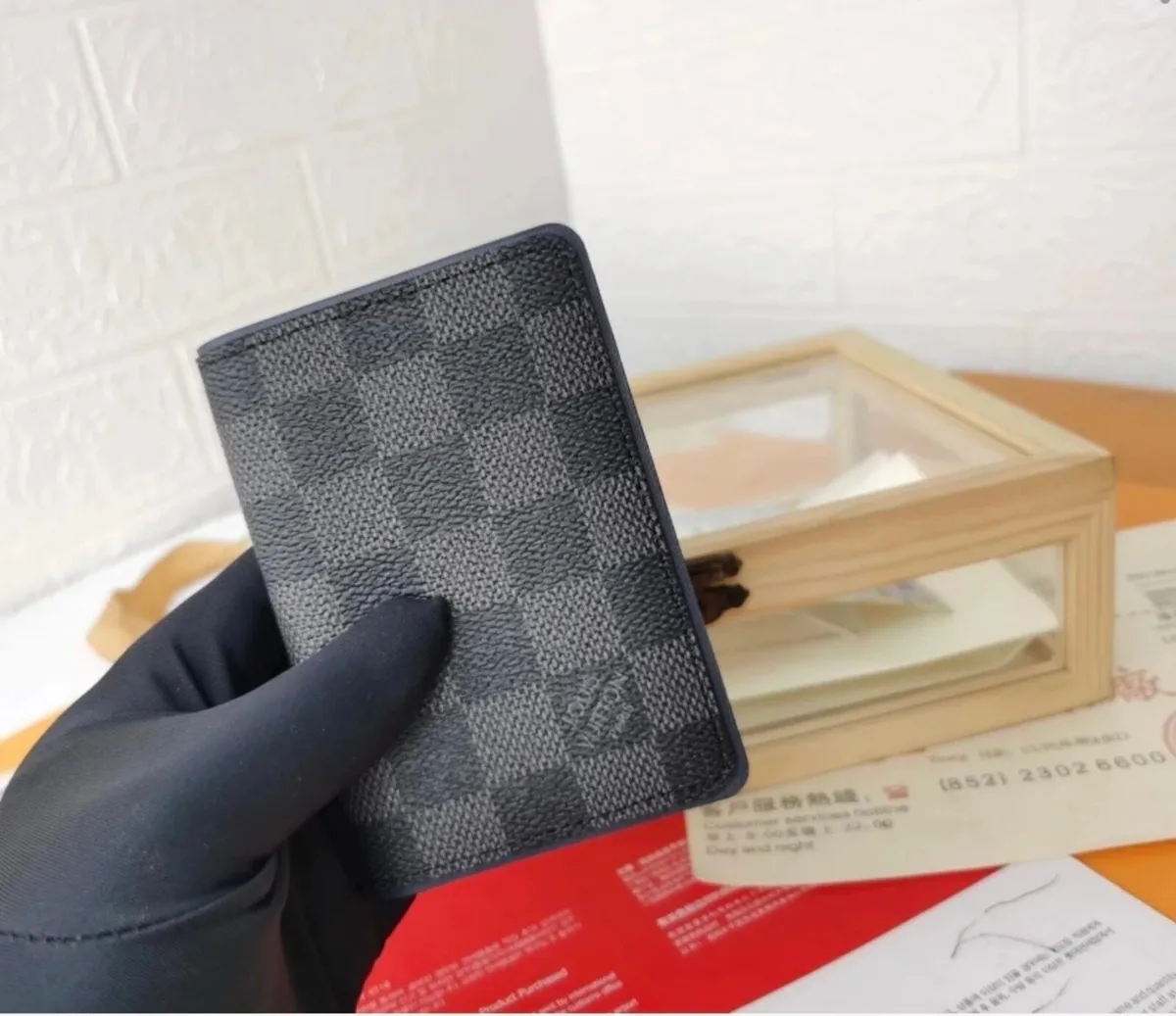 Lv passport wallet - Image 3