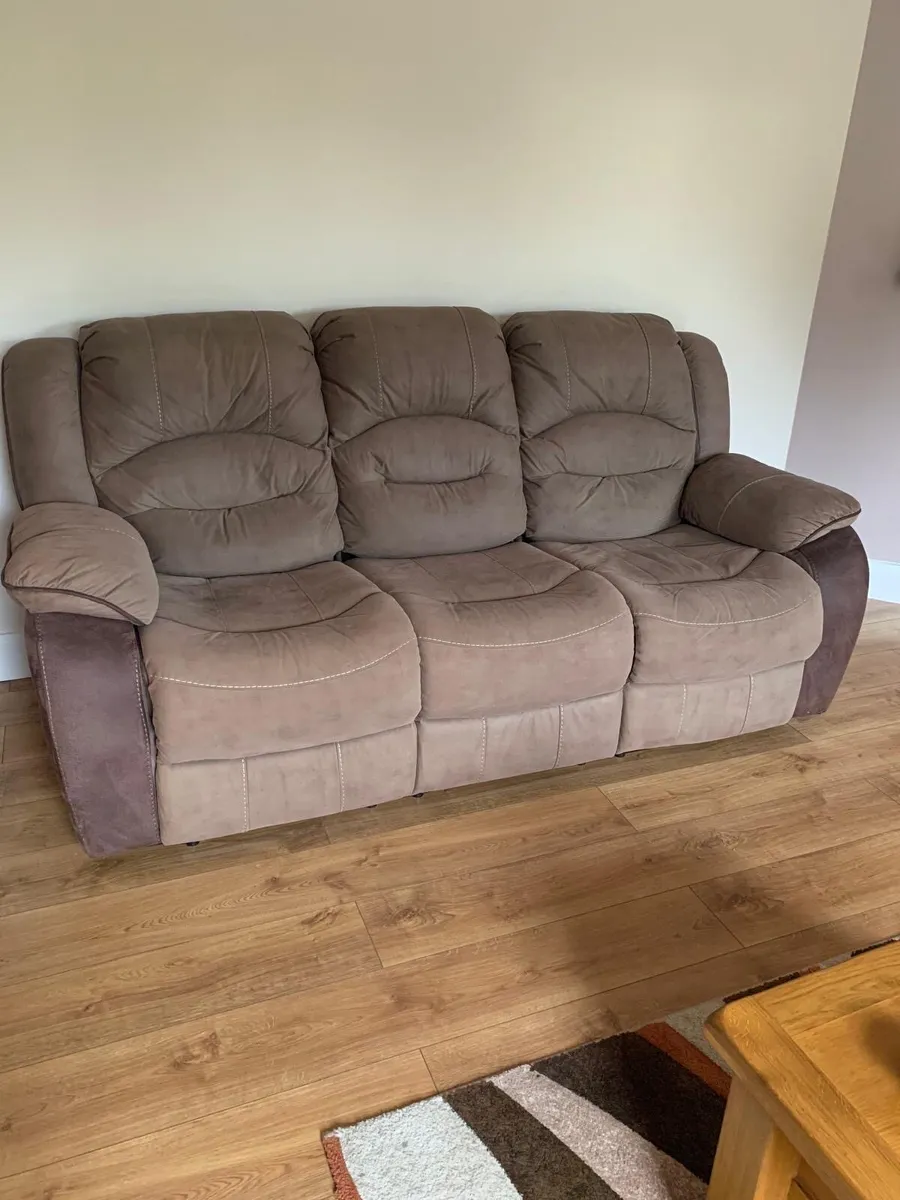Three piece suite - Image 2