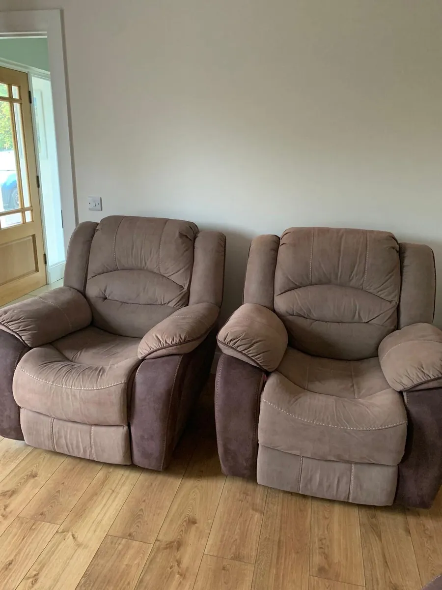 Three piece suite - Image 3