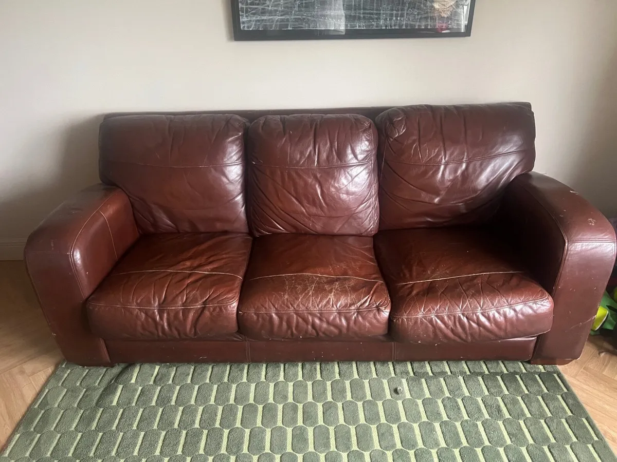 Leather couch - Image 1