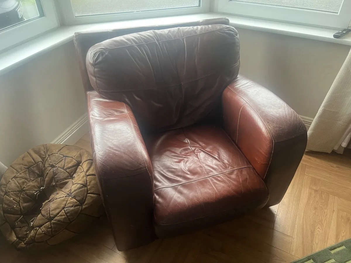 Leather couch - Image 3