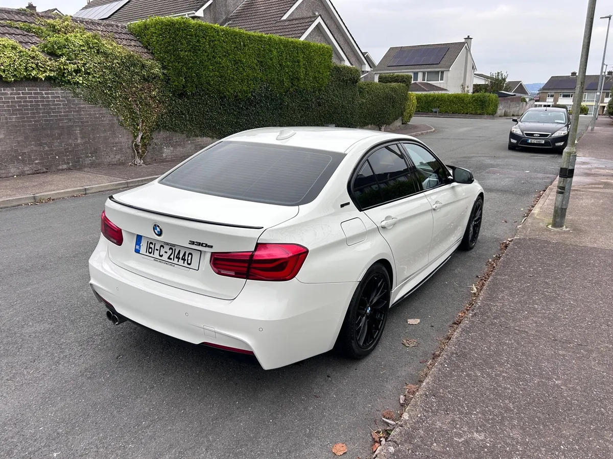 2016 BMW 330e M-Sport - Image 3
