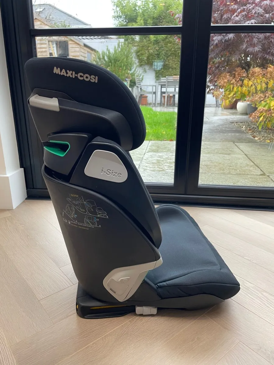 Maxi Cosi Kore Pro I-size adjustable child seat - Image 1