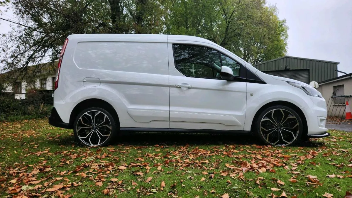Ford Transit Connect Limited 120bhp - Image 2