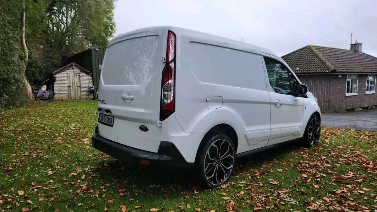 Ford Transit Connect Limited 120bhp - Image 3
