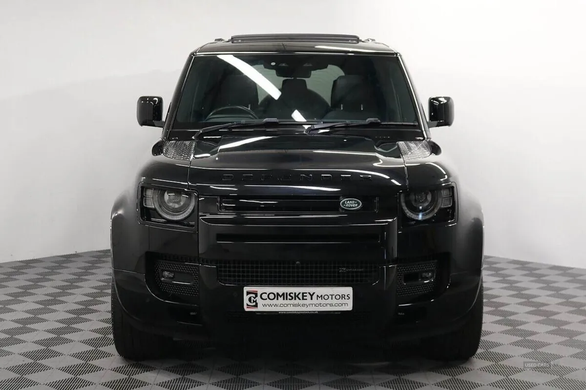 Land Rover Defender 110 D300 Mhev X-dynamic HSE A - Image 2