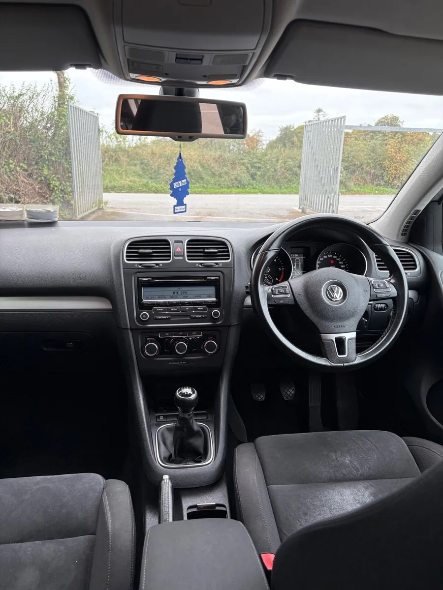 Volkswagen Golf 2011 - Image 3