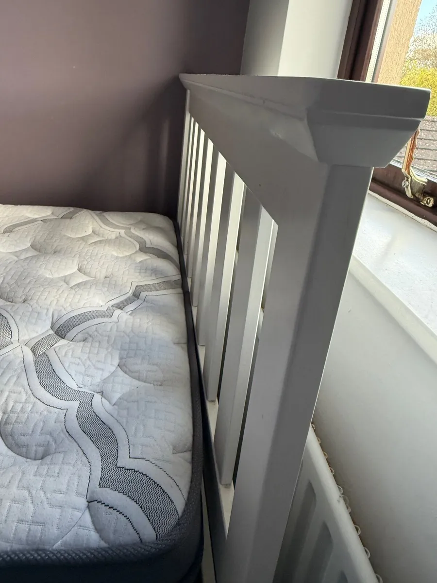 Wooden frame 4ft Bed and mattress - Image 4