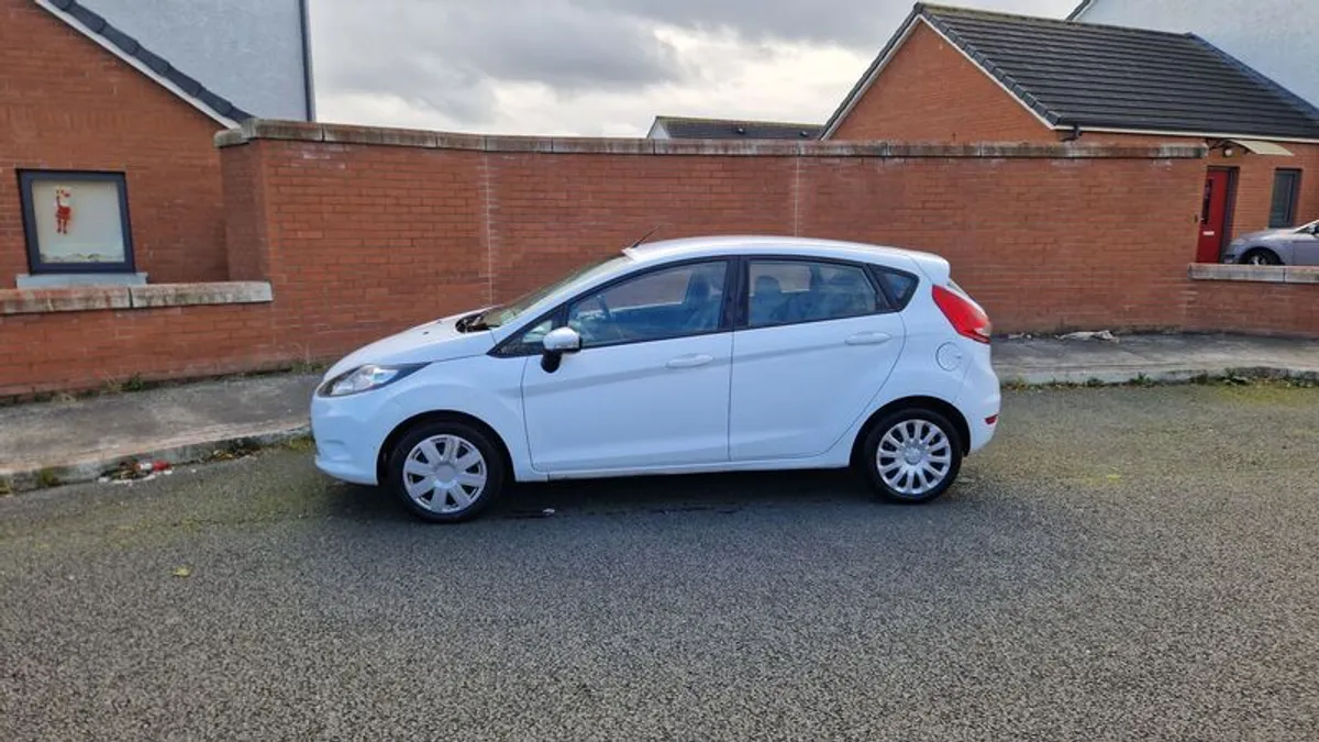 12 Ford Fiesta 1.2 petrol tax and nct - Image 4