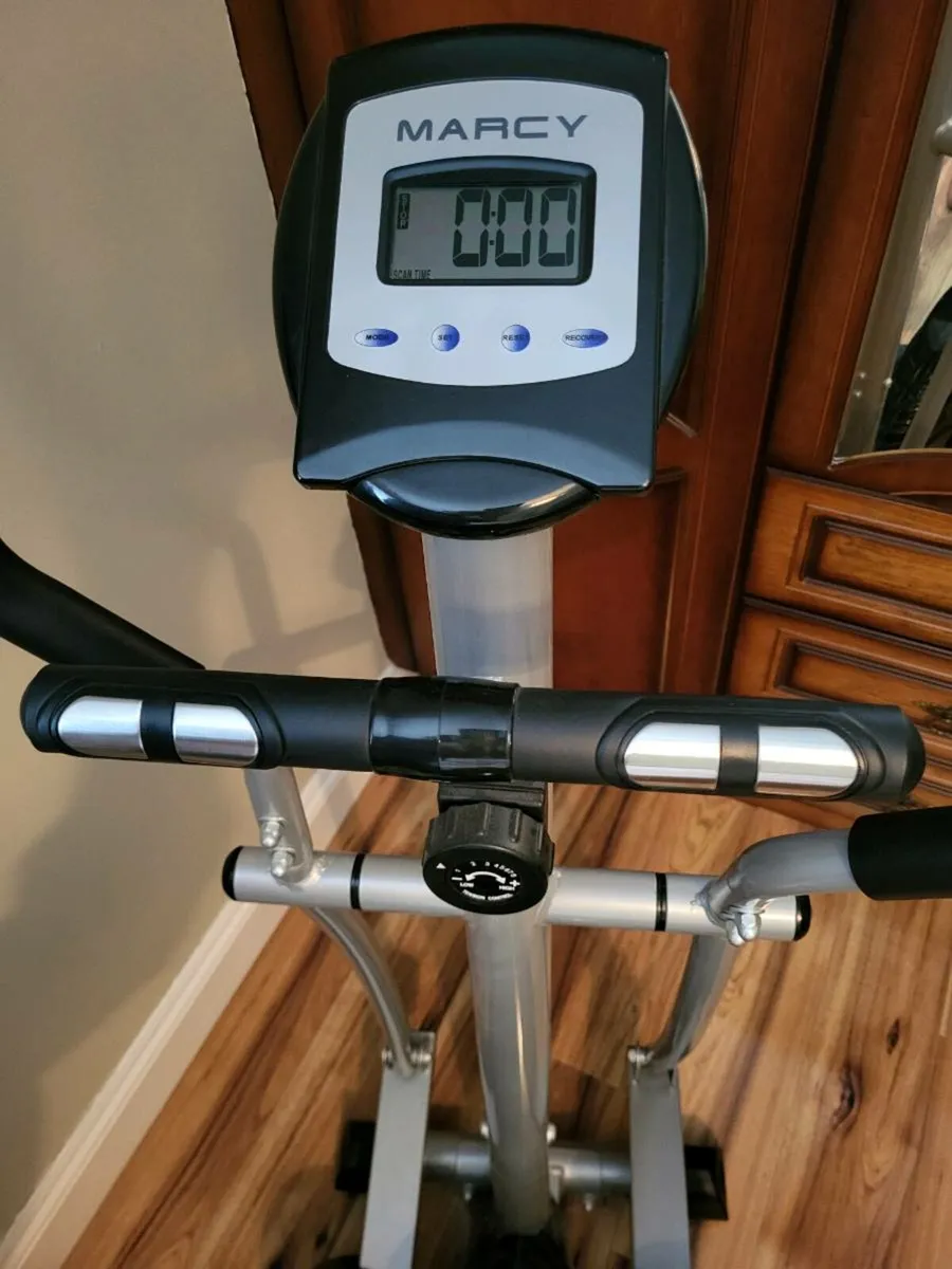 Cross Trainer - Image 1