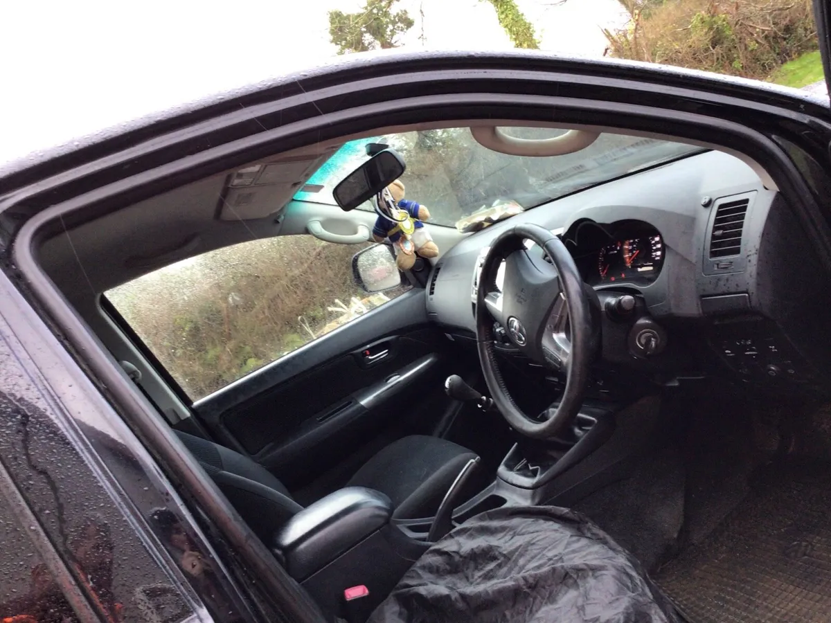 Toyota Hilux 2016 - Image 4