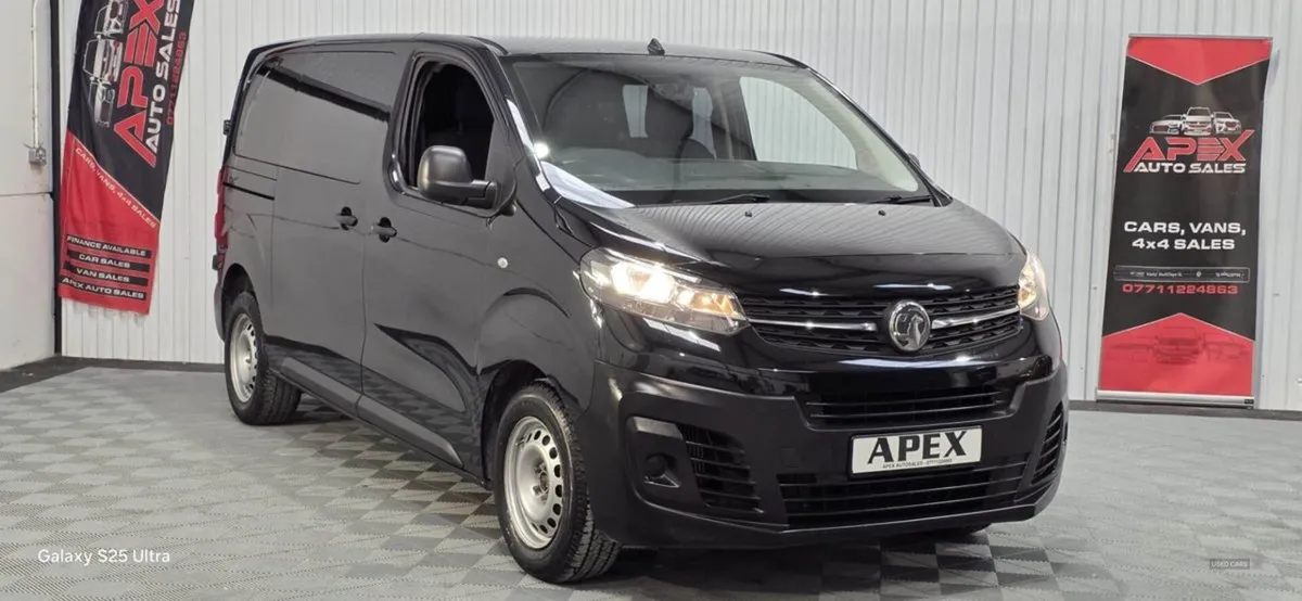 Vauxhall Vivaro Crew CAB 6 Seater - Image 1