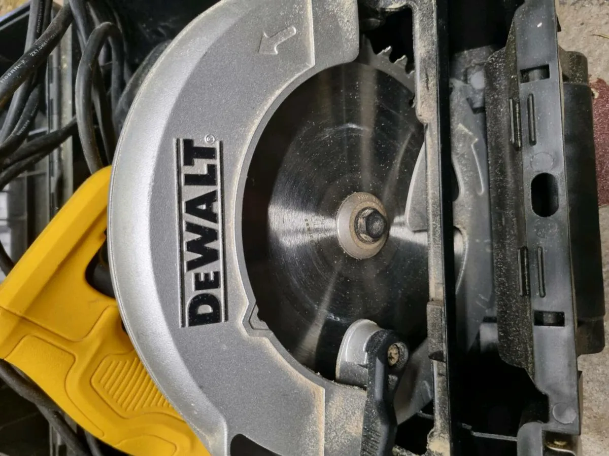 Dewalt Circular Saw DWE560K - Image 1