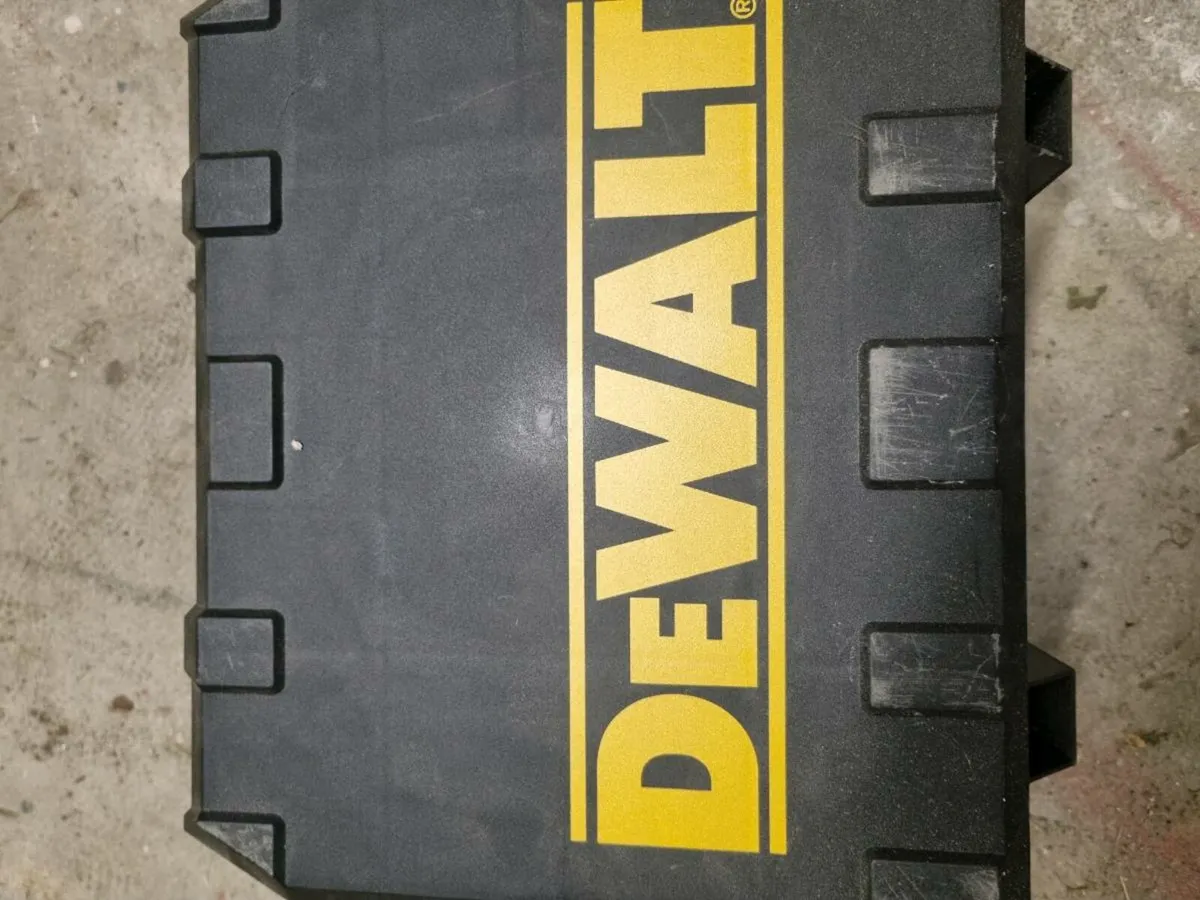Dewalt Circular Saw DWE560K - Image 2