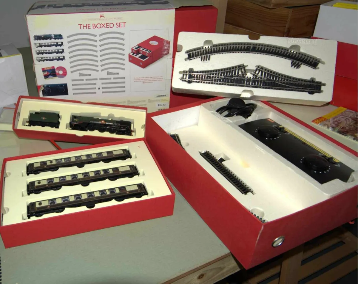 OO Hornby Model Train with DCC chip fitted - Image 2