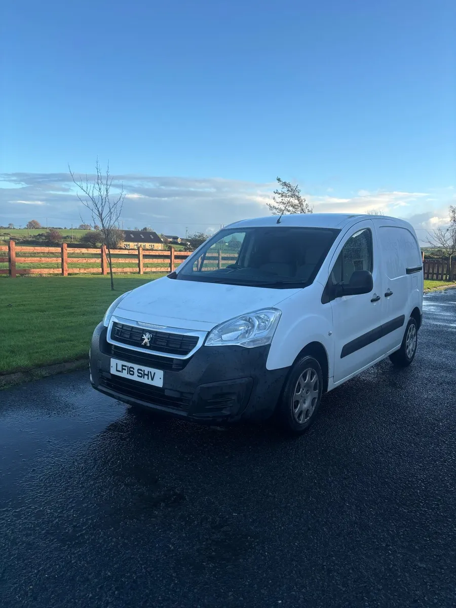 2016 Peugeot partner auto 200vrt (berlingo) - Image 1