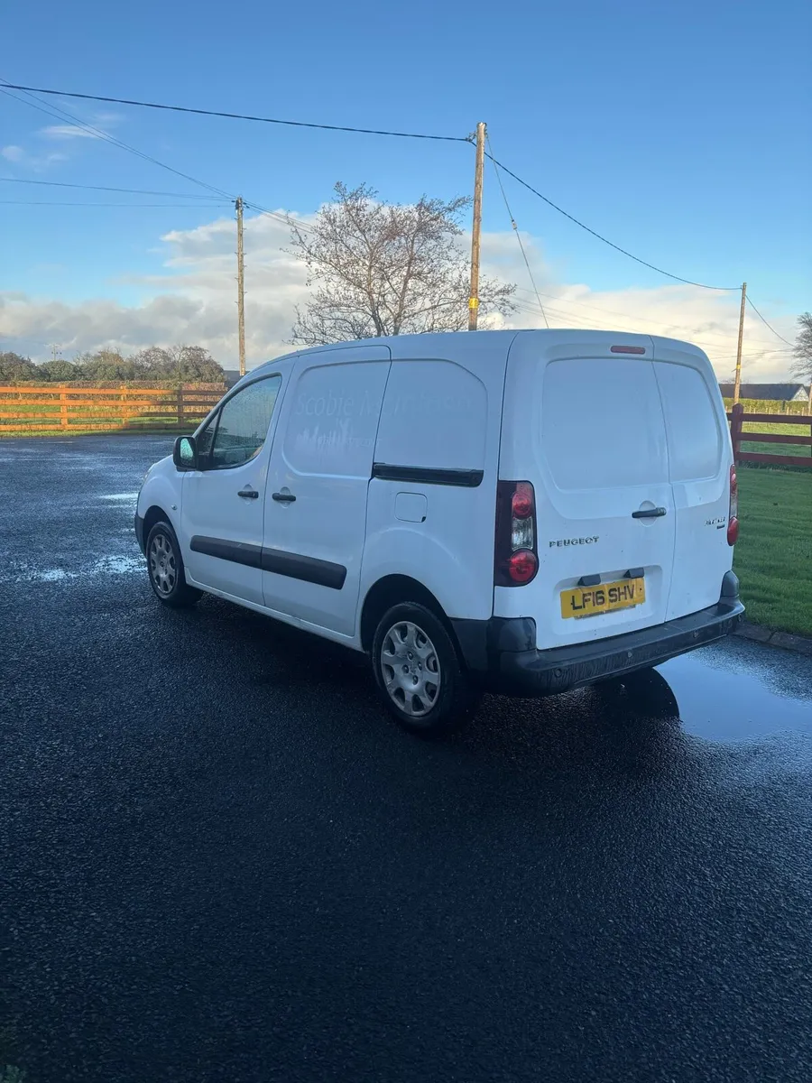 2016 Peugeot partner auto 200vrt (berlingo) - Image 2