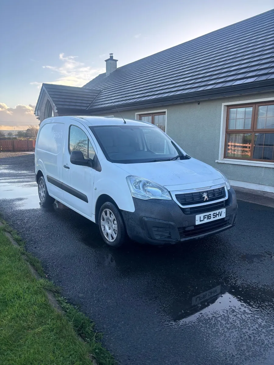 2016 Peugeot partner auto 200vrt (berlingo) - Image 4