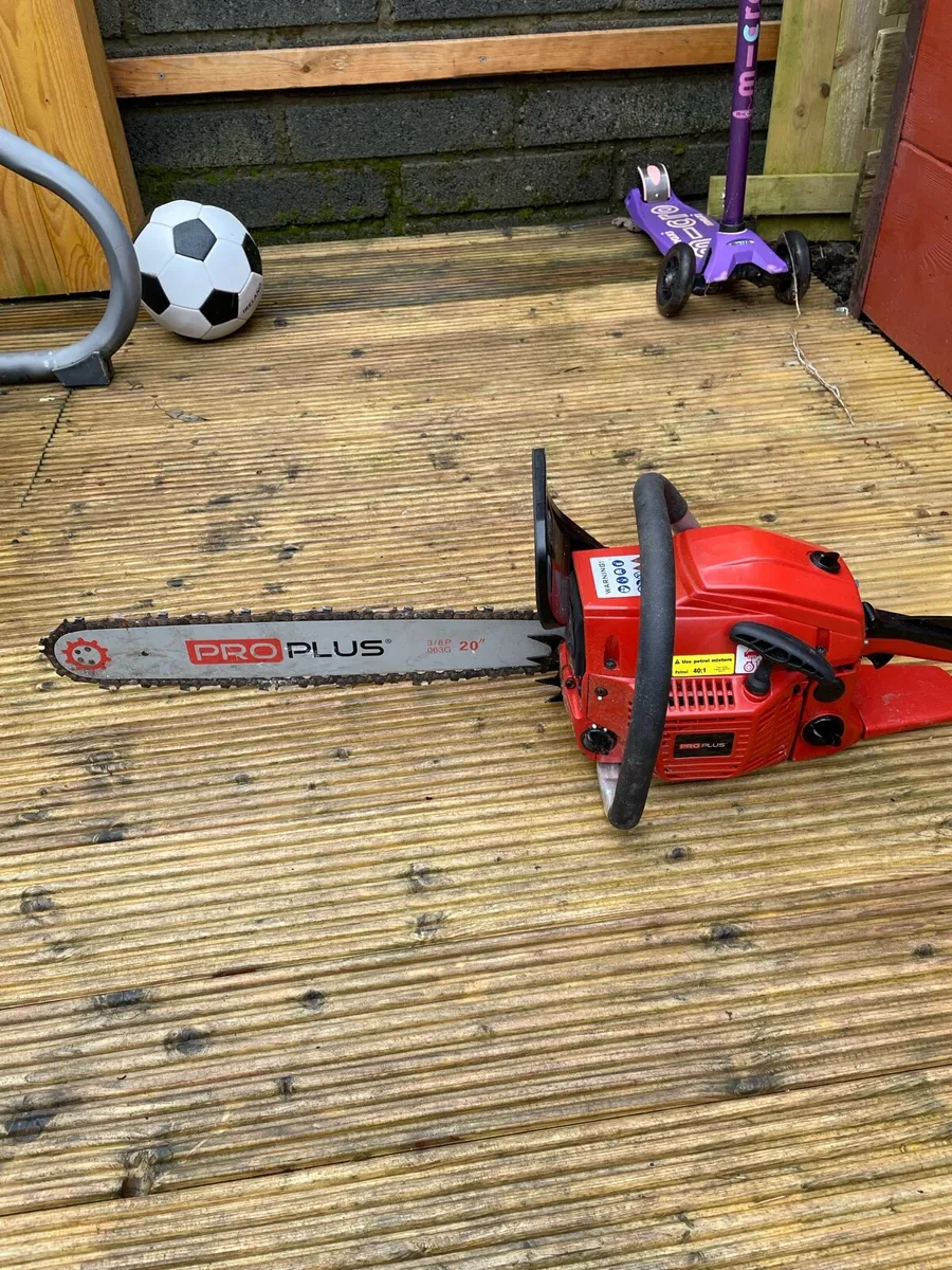 Chainsaw - Image 1