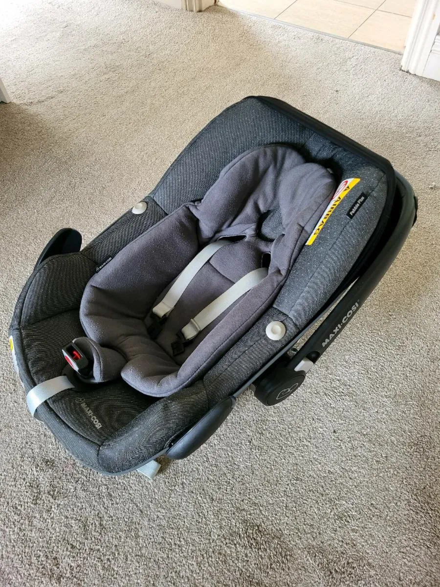 Maxi cosi car seat - Image 1