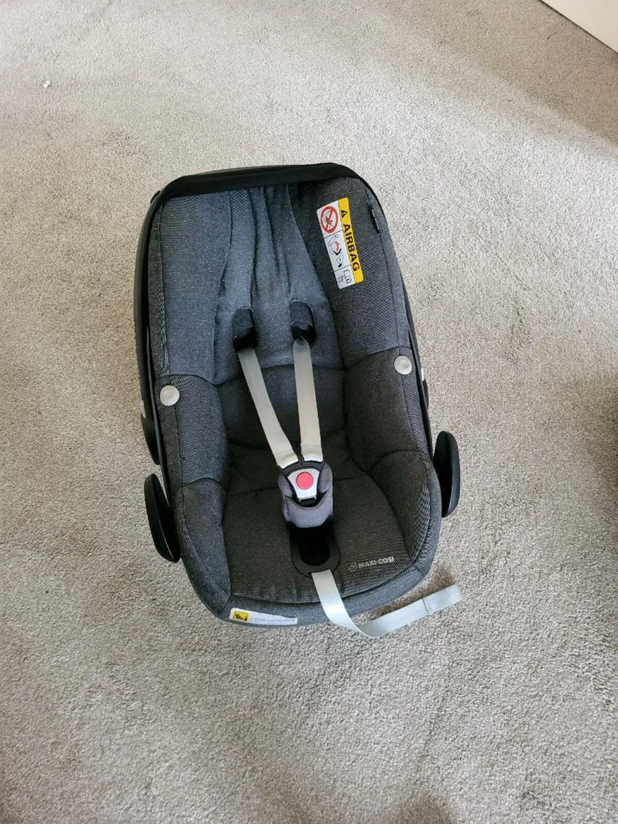 Maxi cosi car seat - Image 3