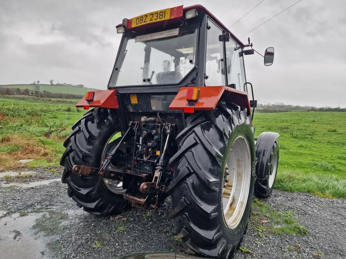 CASE 4230 Tractor in from an agri college - Image 2