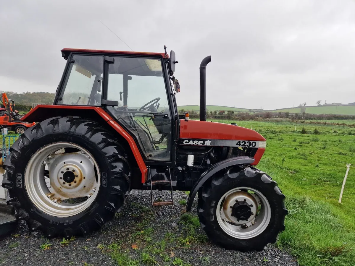 CASE 4230 Tractor in from an agri college - Image 3