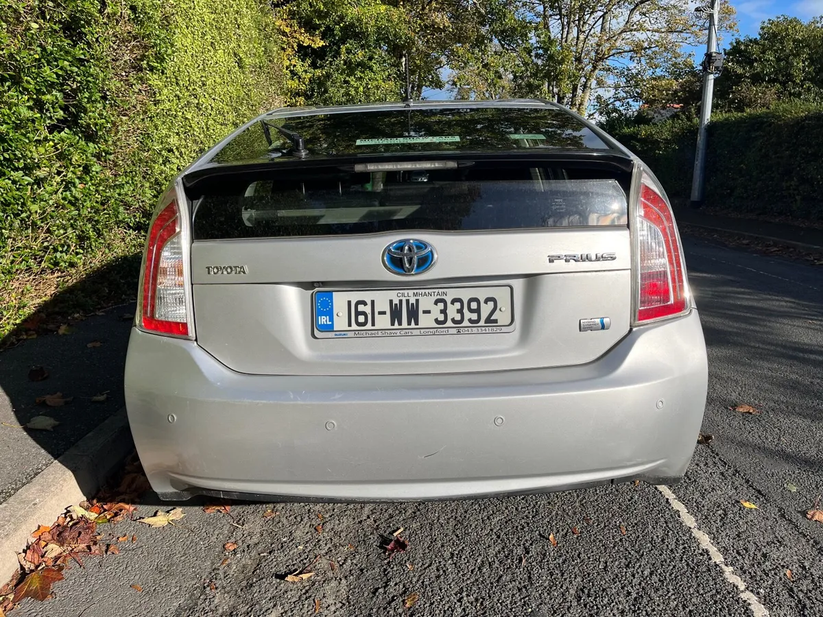 Toyota Prius 2016 - Image 2