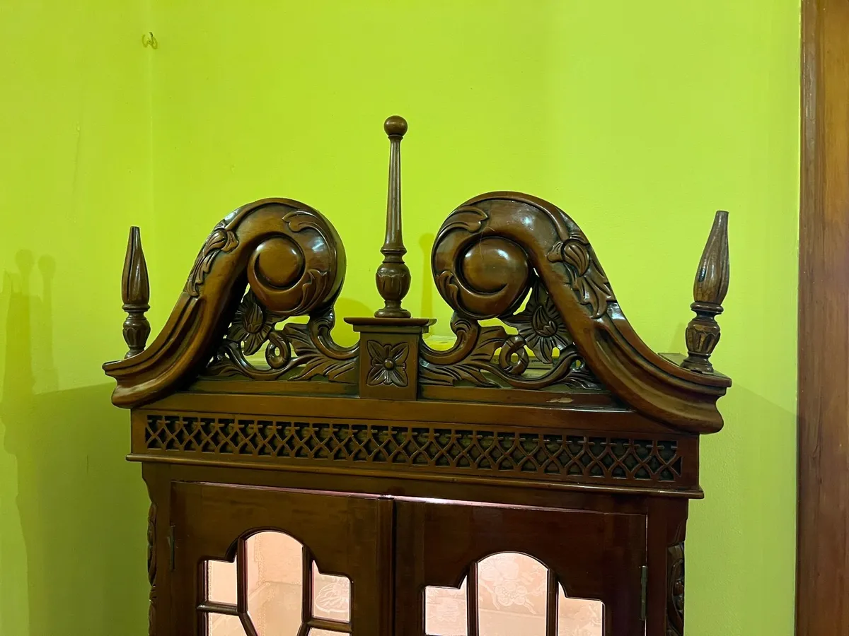 Display cabinet with draws - Image 2