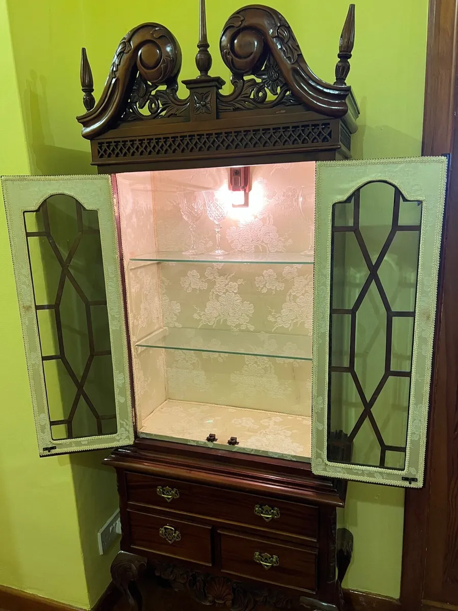 Display cabinet with draws - Image 3