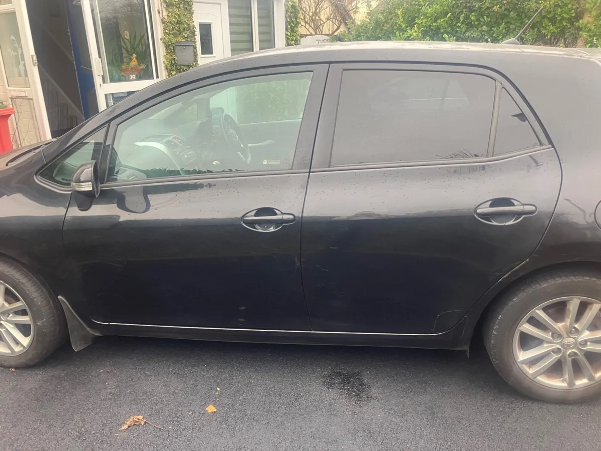 Toyota Auris sport 2011 - Image 3