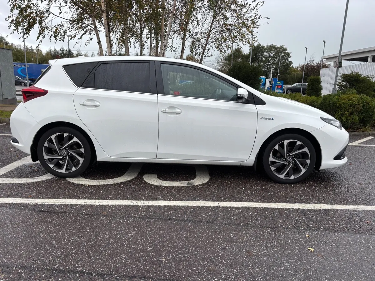 Toyota Auris 2017 (Very Low Mileage) - Image 2