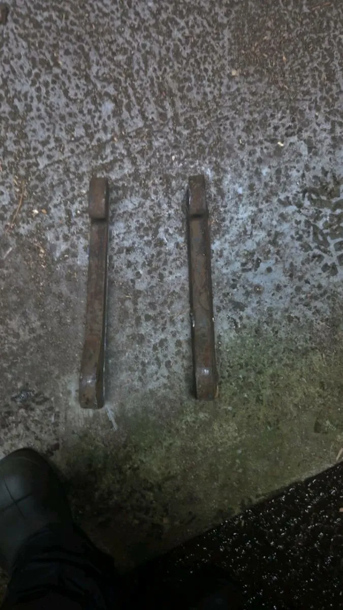 Rossmore loader brackets - Image 2