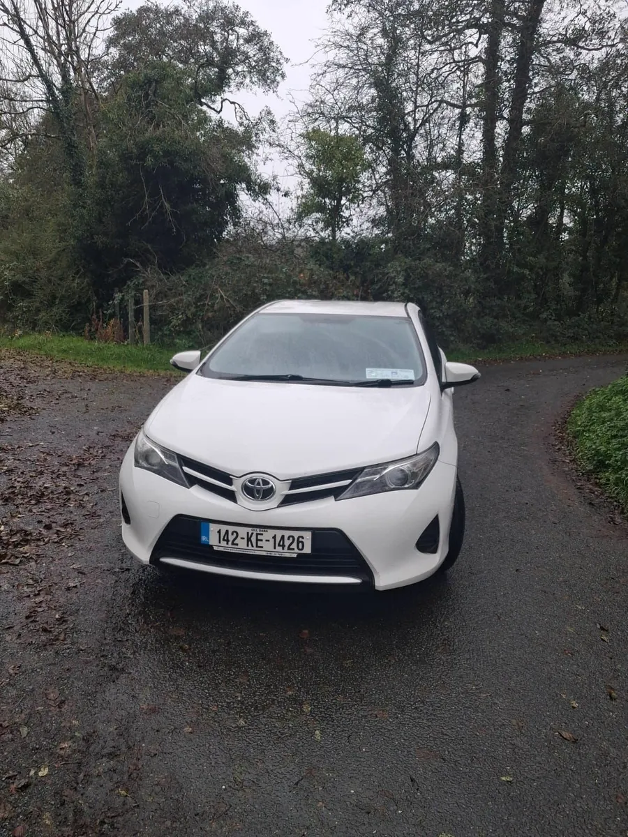 Toyota Auris 2014 - Image 1