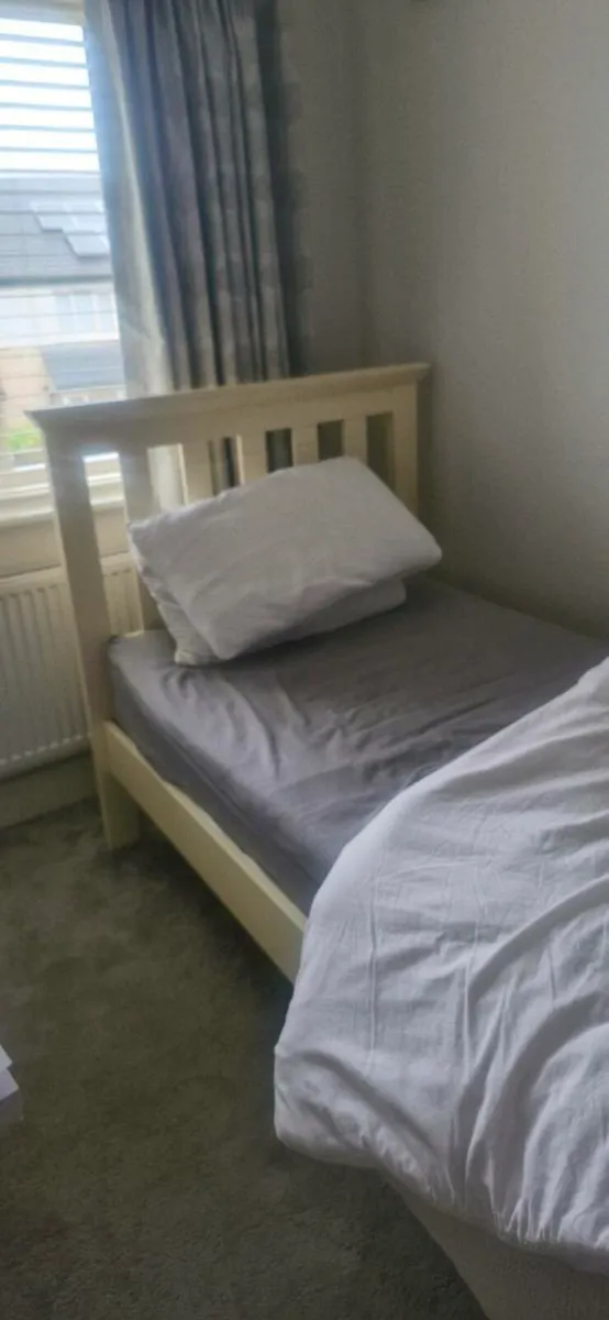 Single cream bed - Image 3