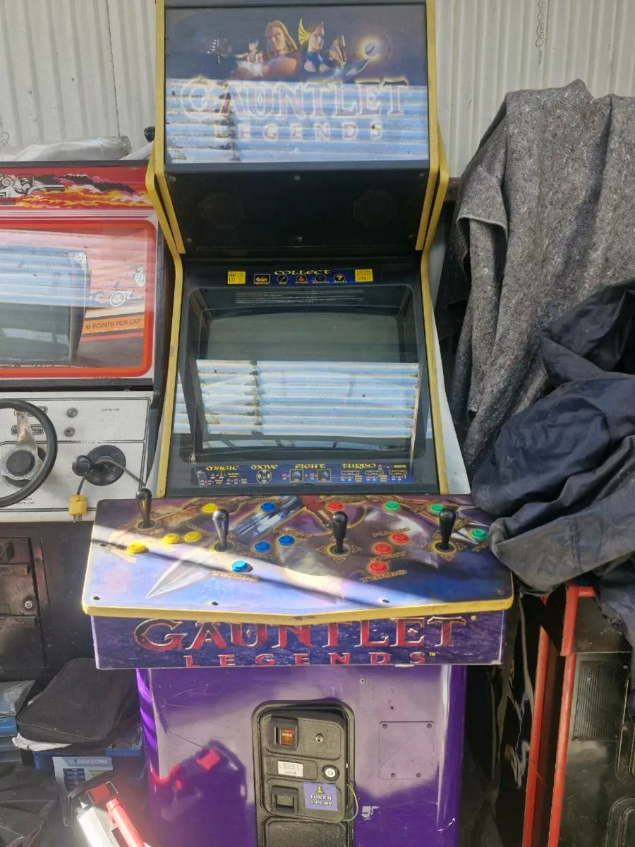 Arcade cabinets - Image 2