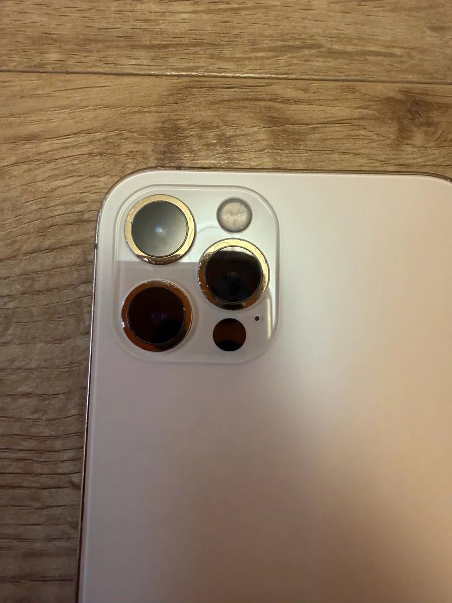 iPhone 12 Pro - Image 2