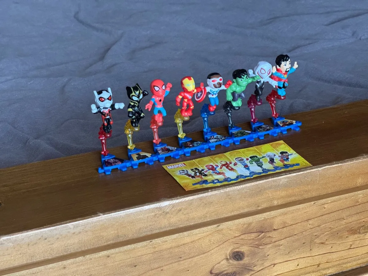 MARVEL complete collection 8 figurines Kinder - Image 1