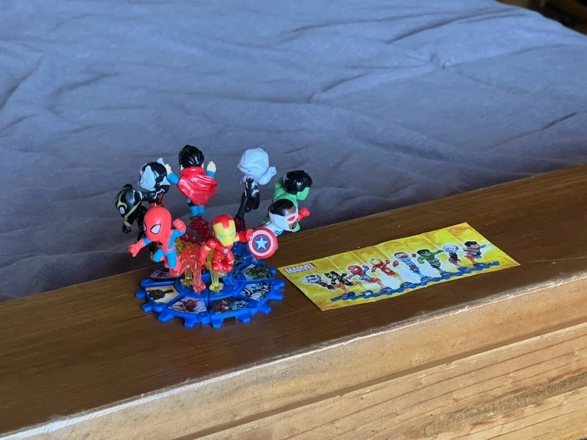 MARVEL complete collection 8 figurines Kinder - Image 3