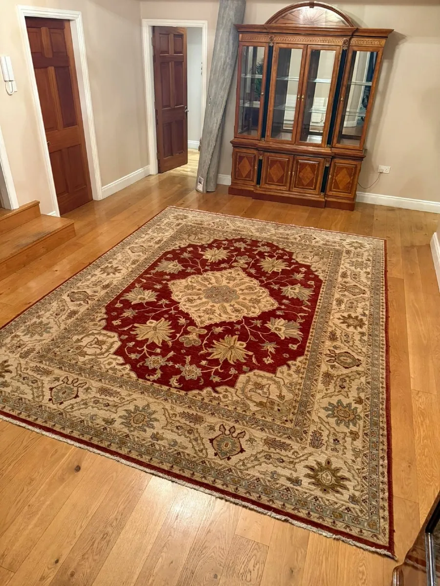 Large Persian-Style Rug – 275cm × 365cm