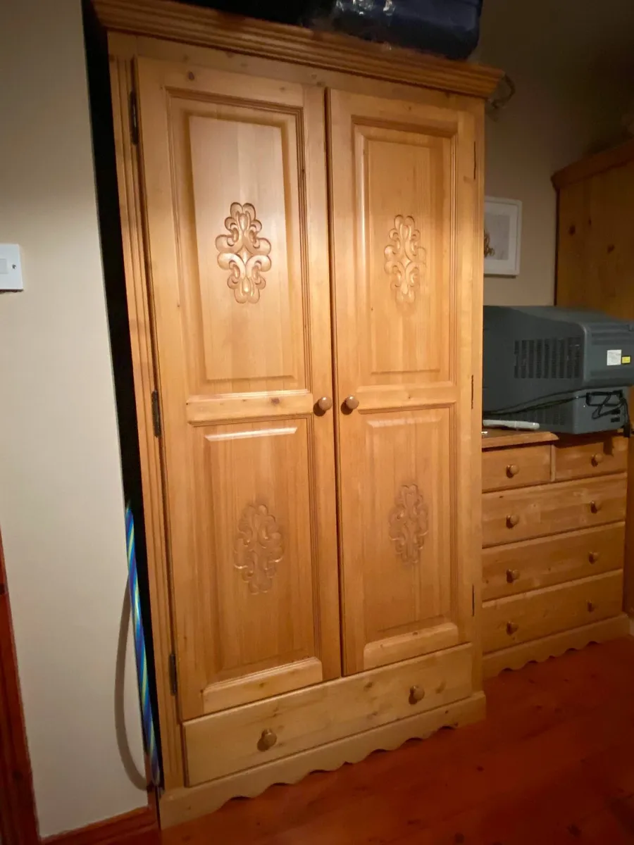 Solid wood wardrobe - Image 1