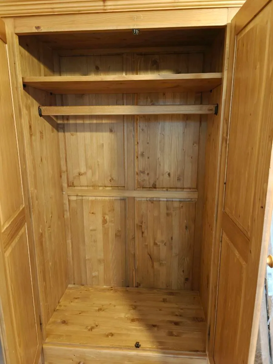 Solid wood wardrobe - Image 3
