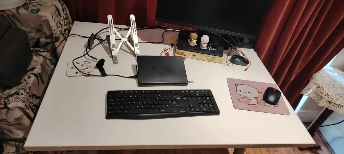 Selling my Workstation Table - Image 1