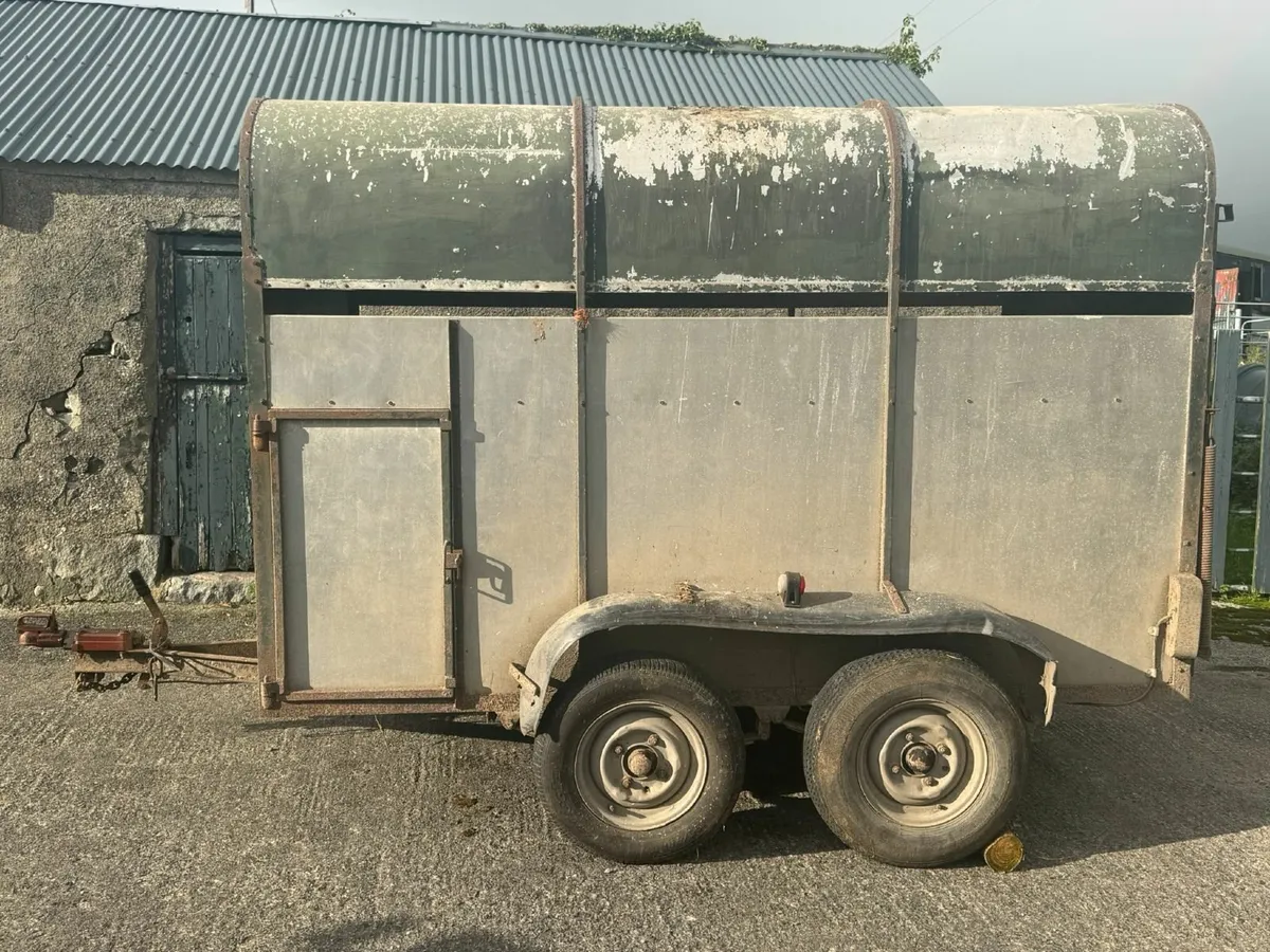Crooks Livestock Trailer - Image 1