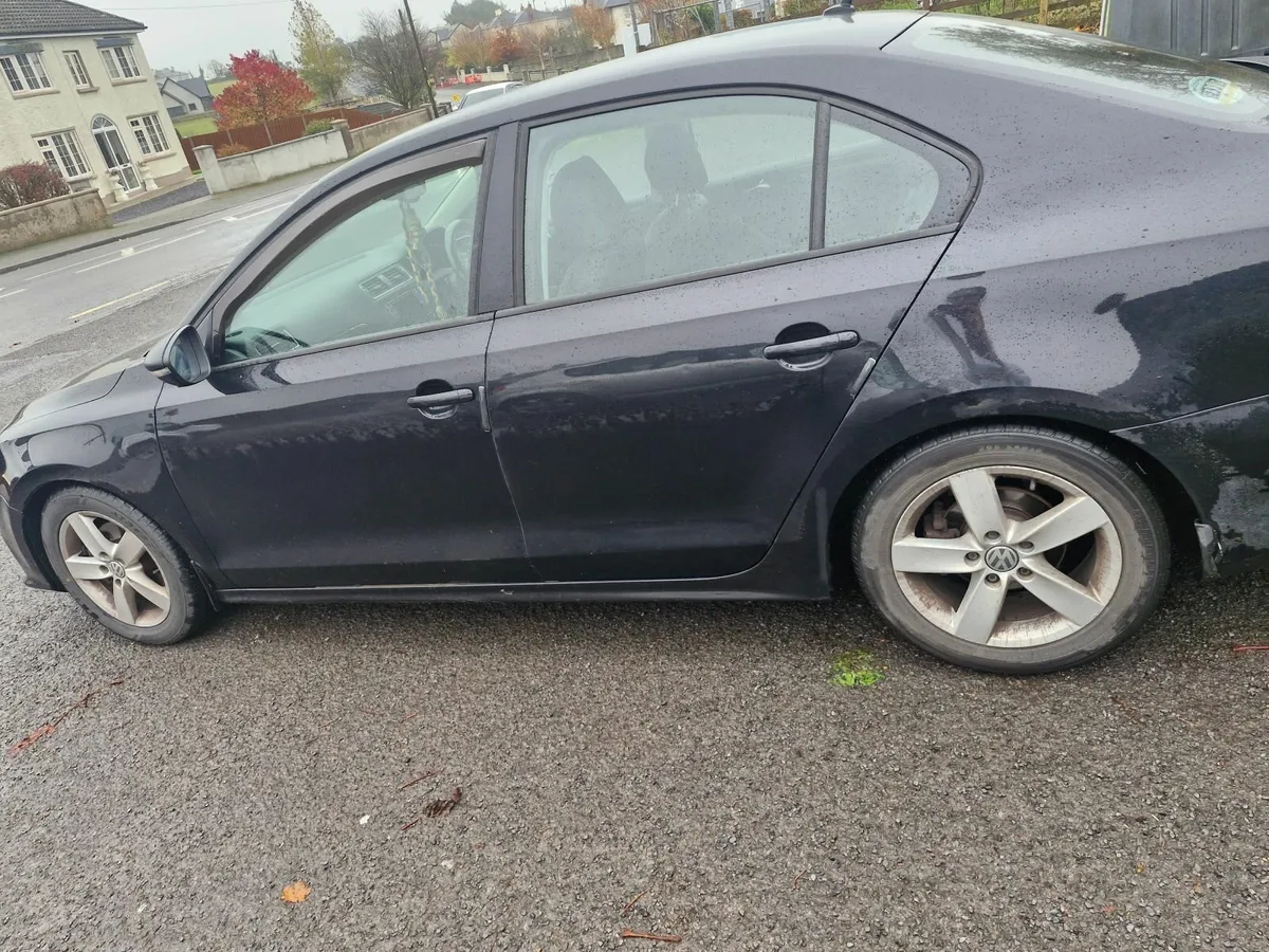 Volkswagen Jetta 2016 Bluemotion 2.0 TDI - Image 2