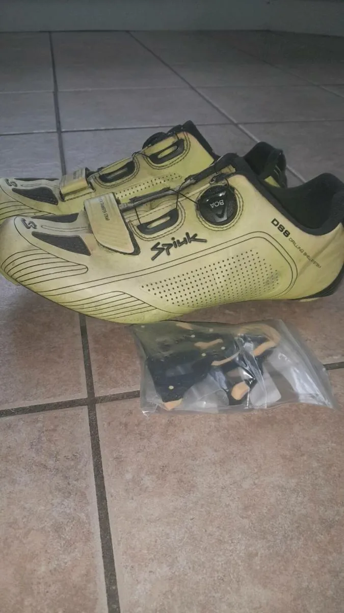 Cycling shoes - Image 3